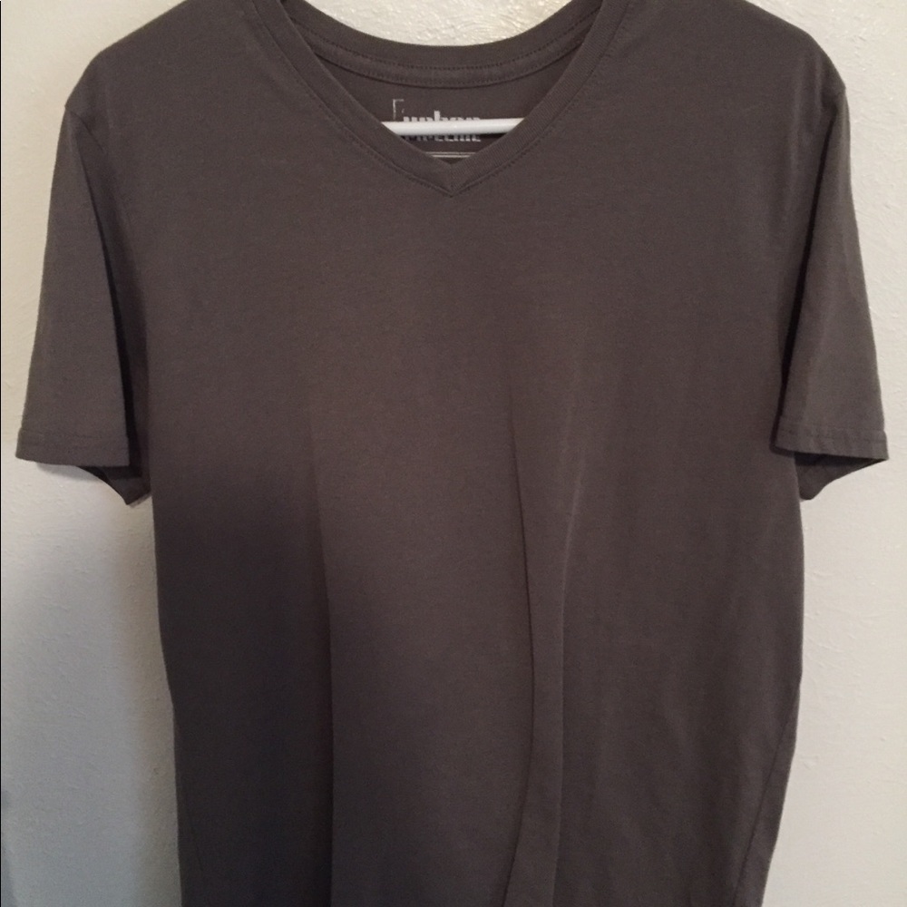 🦋 Bundle of V Neck T Shirts - Picture 4 of 5